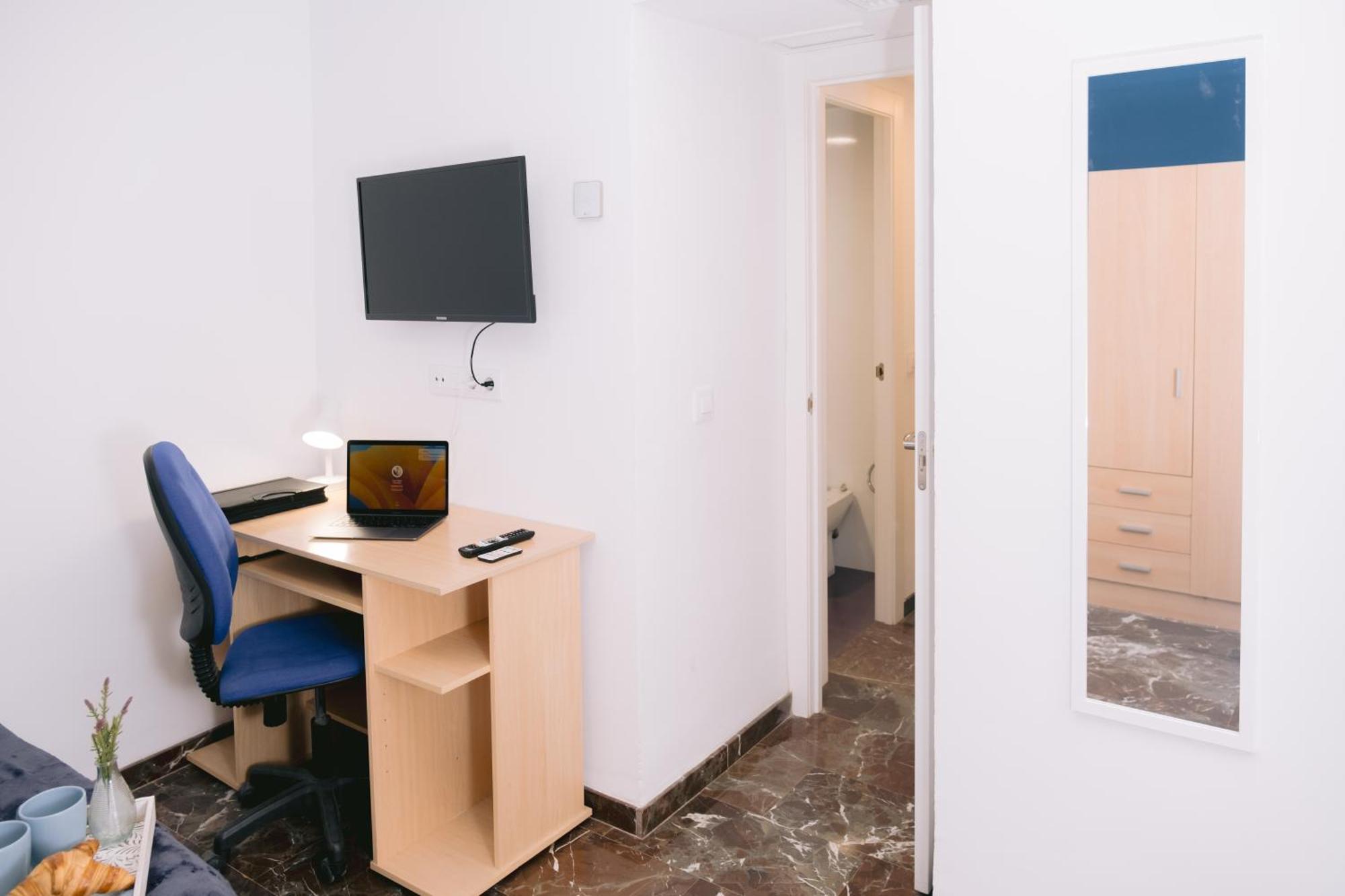 Hotel Piso Compartido Delyrent, Reja Jaén Zewnętrze zdjęcie