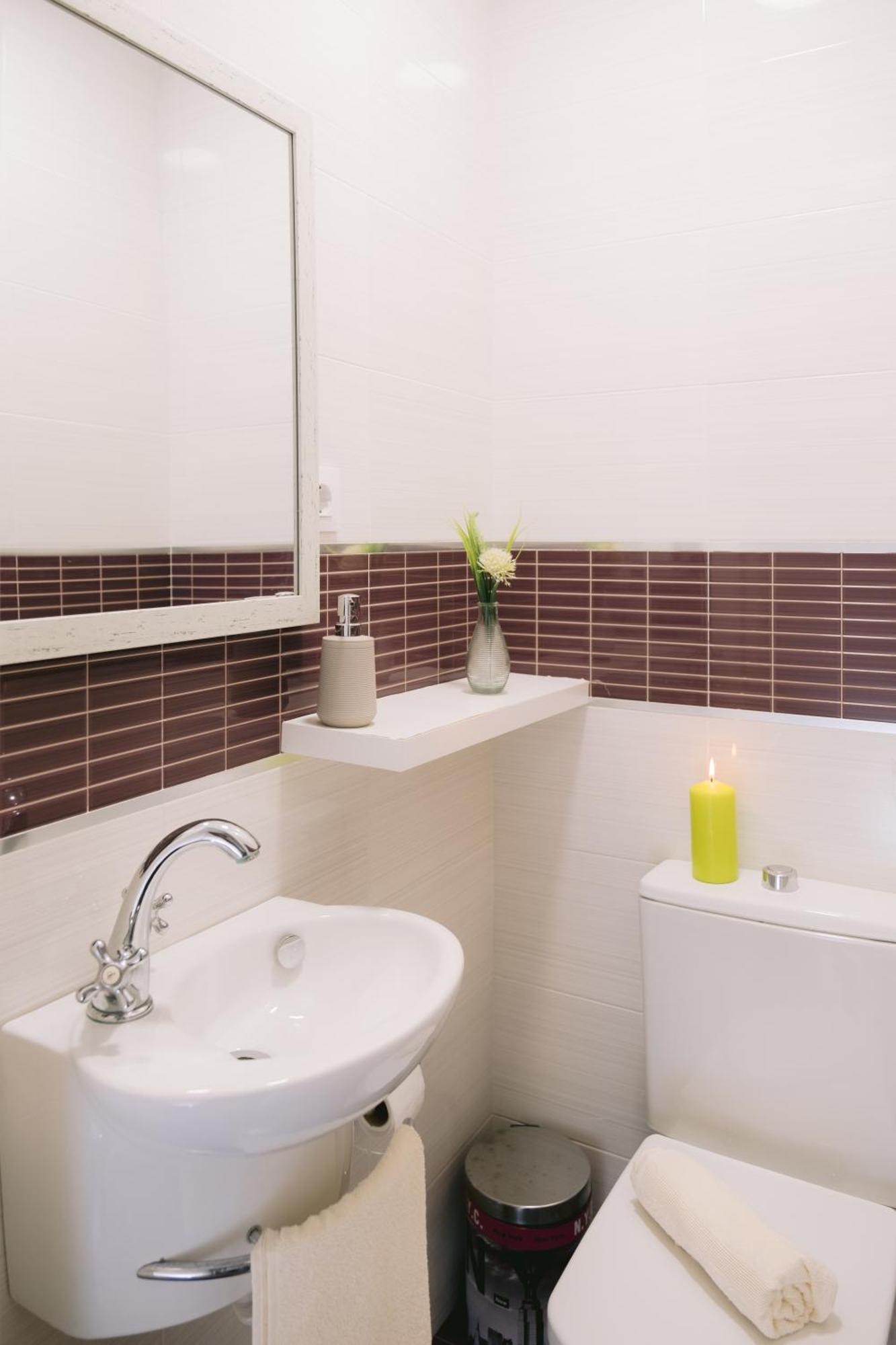 Hotel Piso Compartido Delyrent, Reja Jaén Zewnętrze zdjęcie
