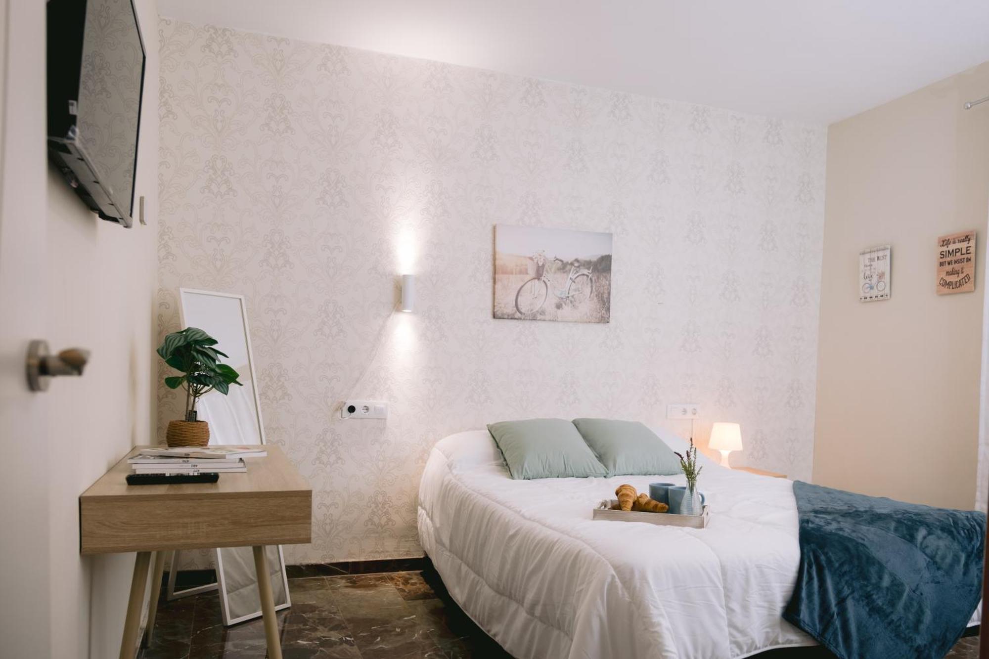 Hotel Piso Compartido Delyrent, Reja Jaén Zewnętrze zdjęcie